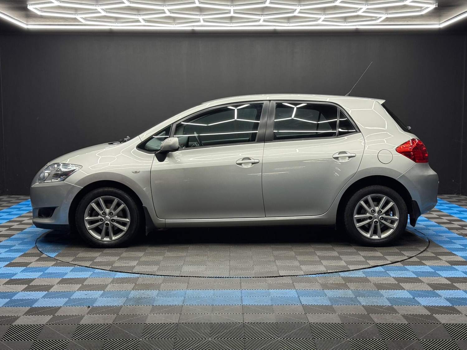 Used Toyota Auris 2009 for sale - 77351810: Photo 8