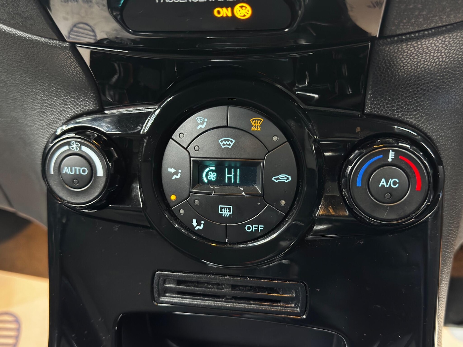 Used Ford Fiesta 2014 for sale - 76701882: Photo 25