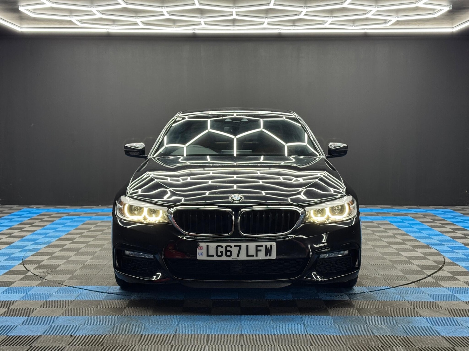 Used BMW 5 Series 2017 for sale - 77549731: Photo 2