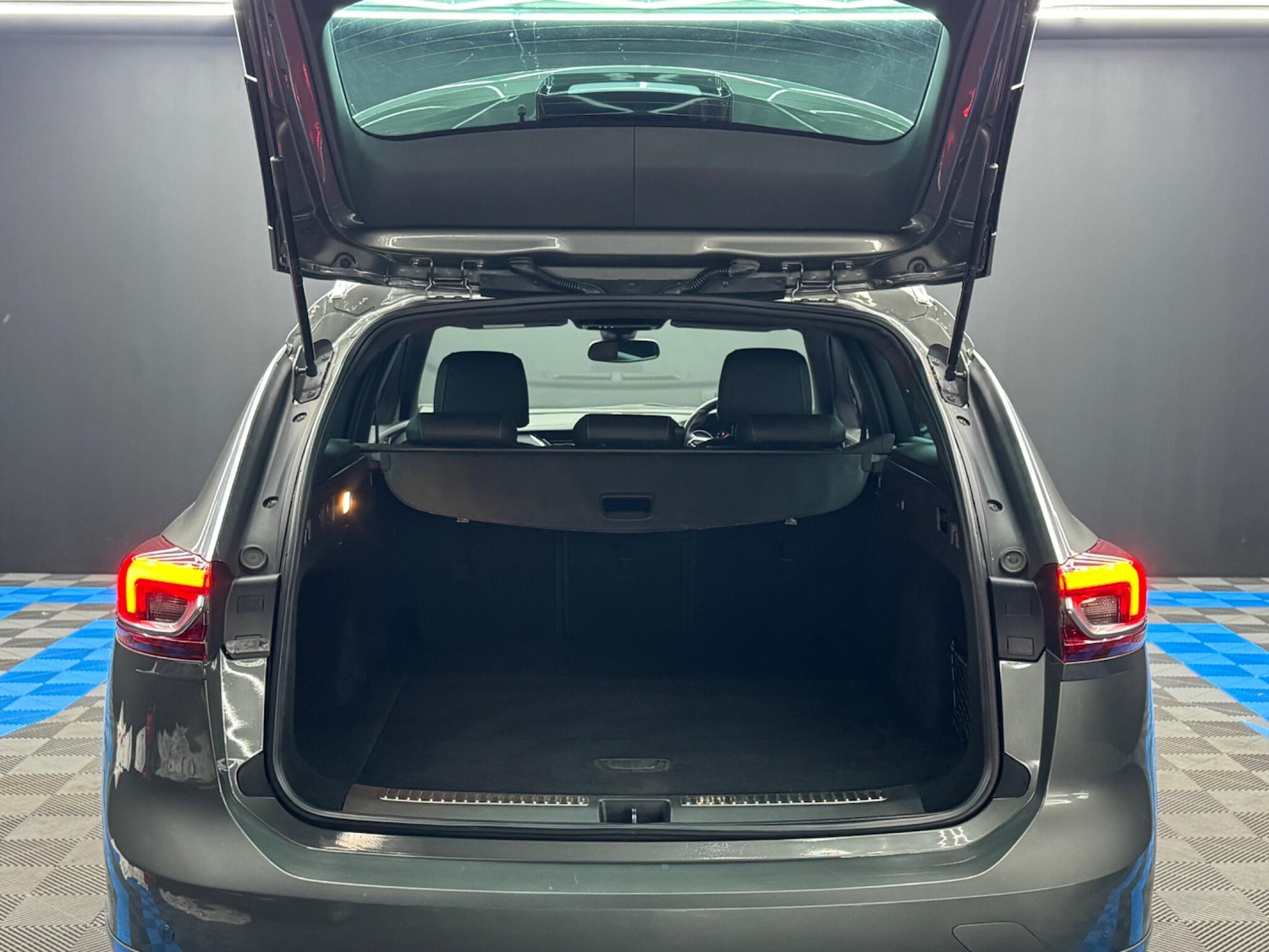 Vehicle 33