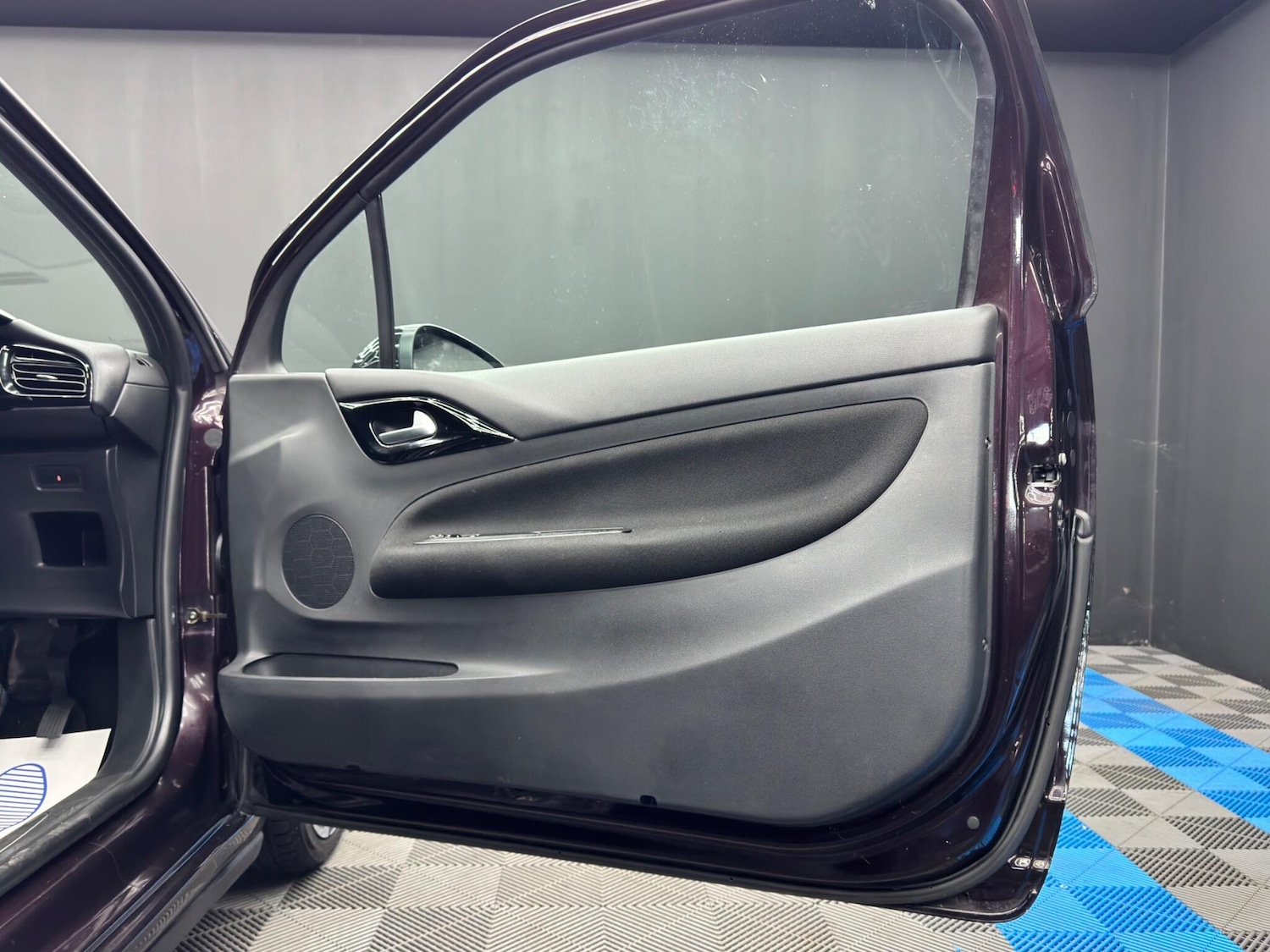 Vehicle 33