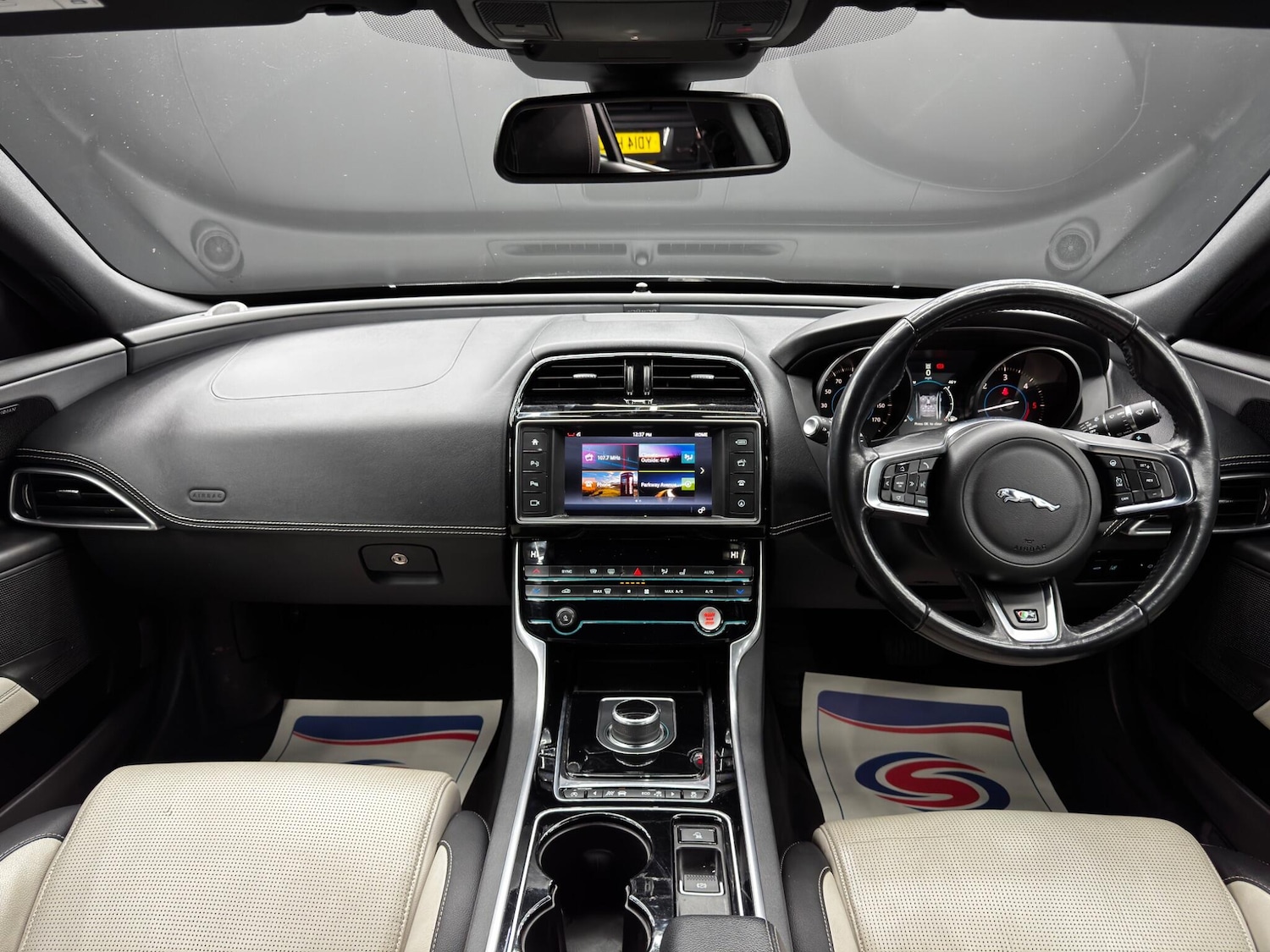 Used Jaguar XE 2017 for sale - 76620514: Photo 10