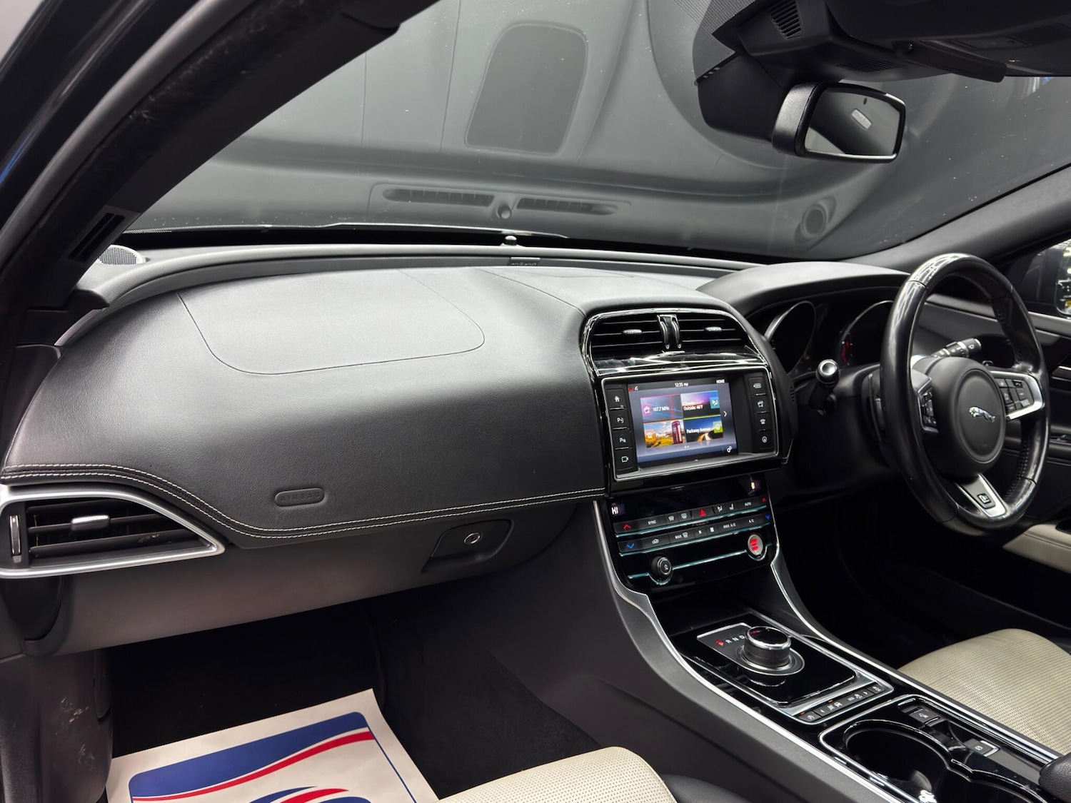 Used Jaguar XE 2017 for sale - 76620514: Photo 11