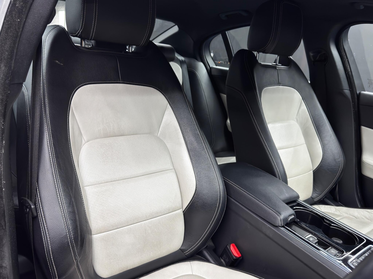 Used Jaguar XE 2017 for sale - 76620514: Photo 12