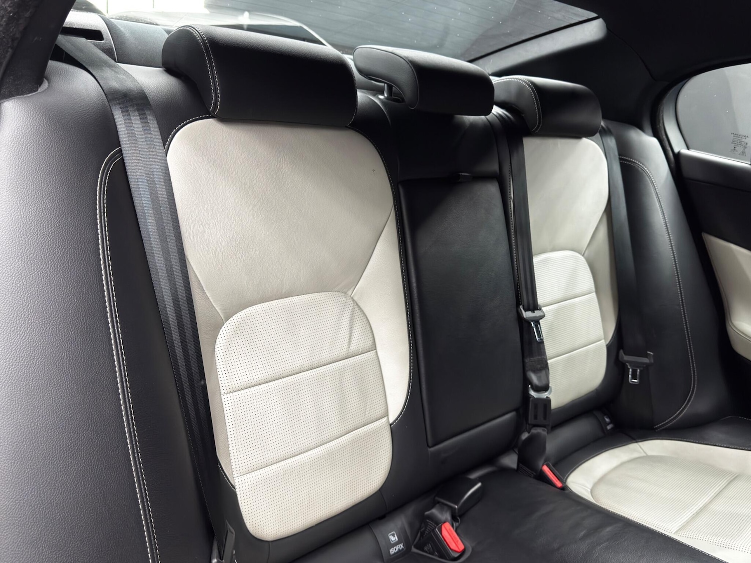 Used Jaguar XE 2017 for sale - 76620514: Photo 15