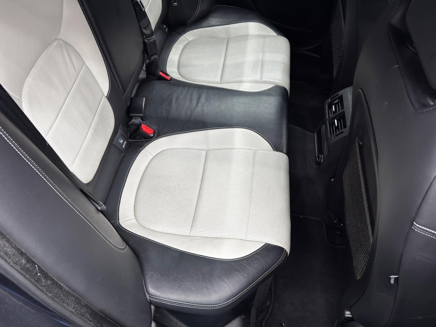 Used Jaguar XE 2017 for sale - 76620514: Photo 16