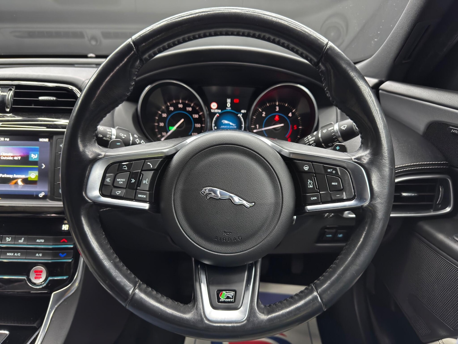 Used Jaguar XE 2017 for sale - 76620514: Photo 19