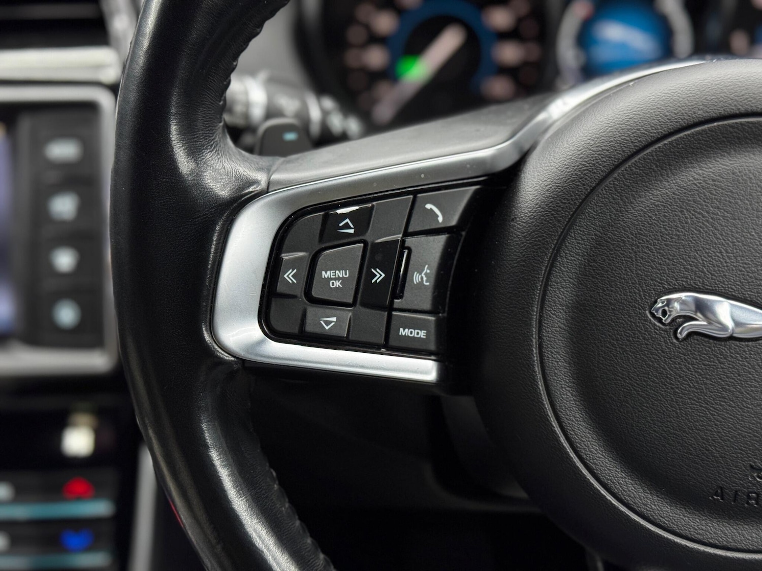 Used Jaguar XE 2017 for sale - 76620514: Photo 20