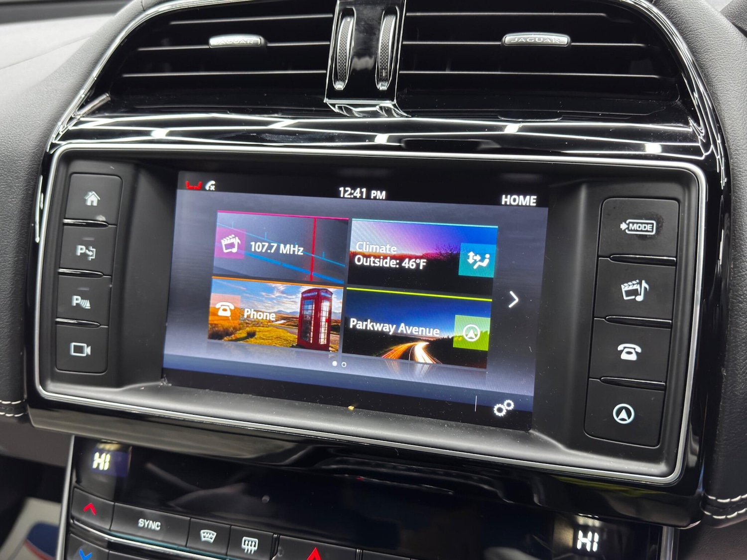 Used Jaguar XE 2017 for sale - 76620514: Photo 27