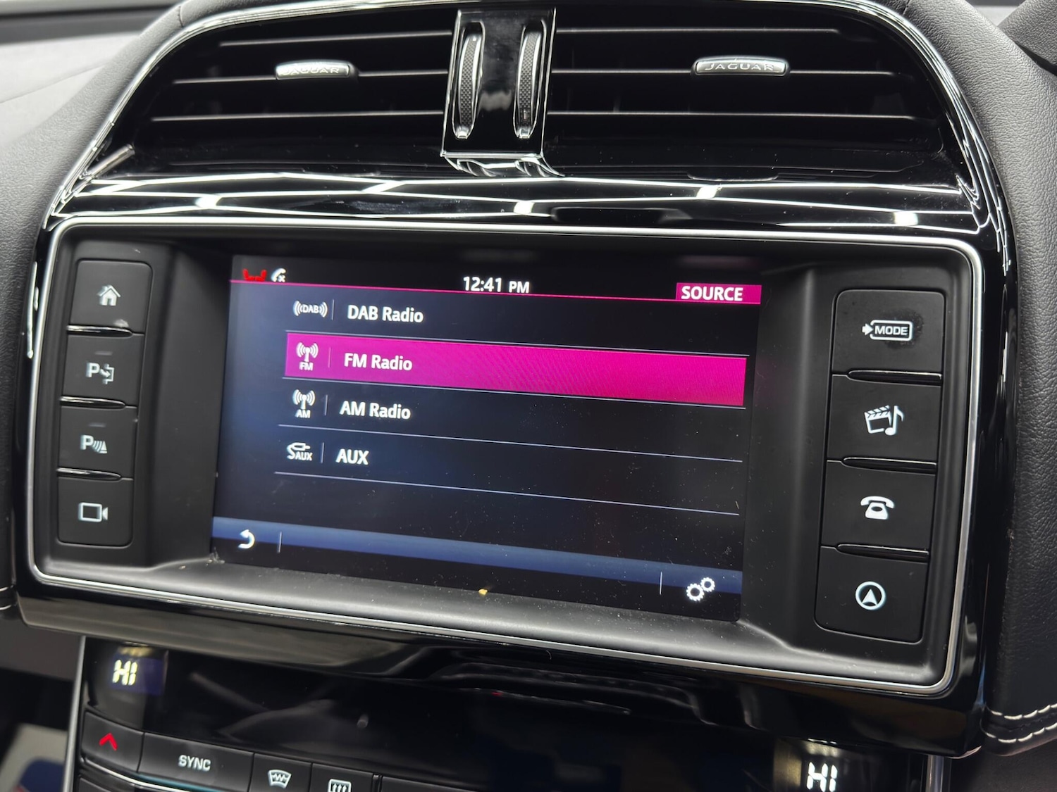 Used Jaguar XE 2017 for sale - 76620514: Photo 29