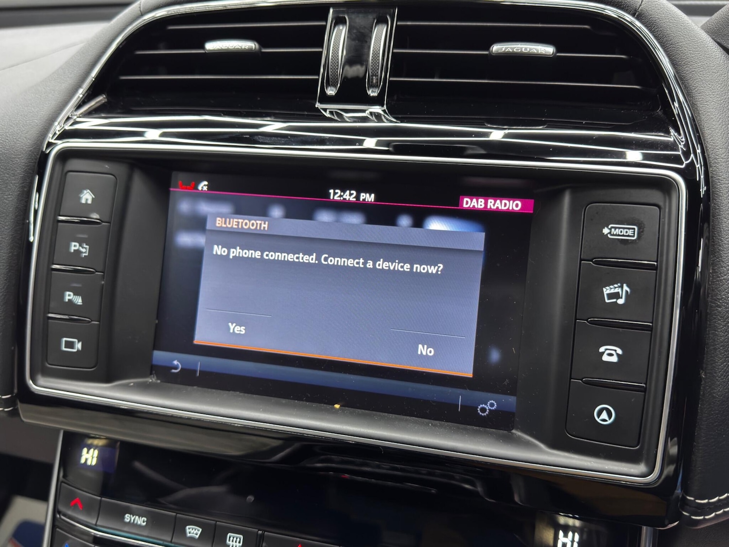 Used Jaguar XE 2017 for sale - 76620514: Photo 31