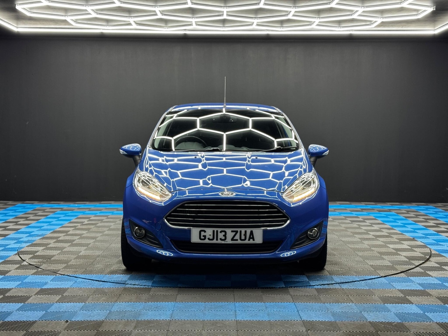 Used Ford Fiesta 2013 for sale - 76634107: Photo 2