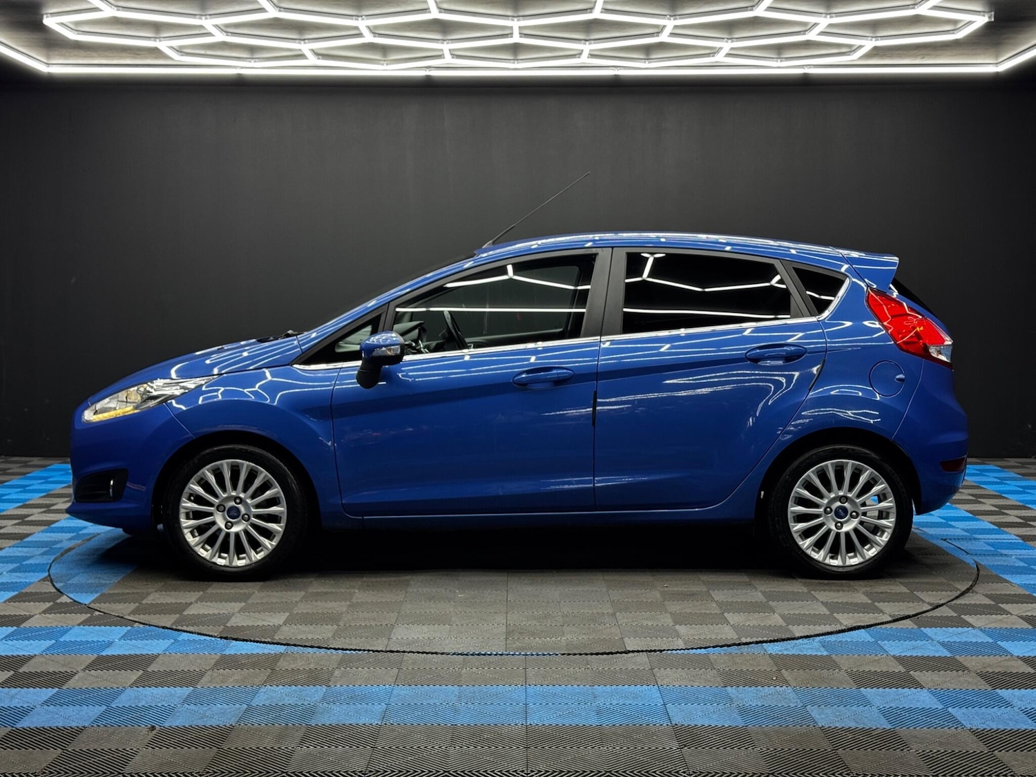 Used Ford Fiesta 2013 for sale - 76634107: Photo 8