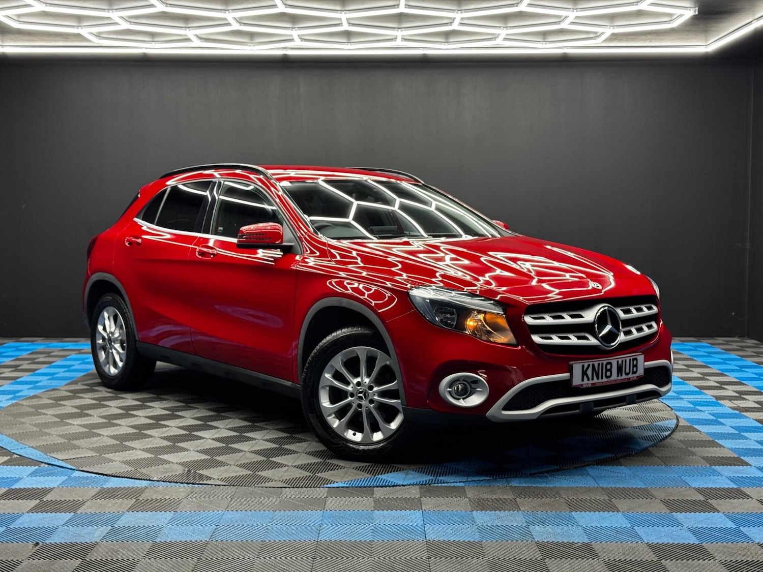 Used Mercedes-Benz GLA 2018 for sale - 76965257: Photo 1