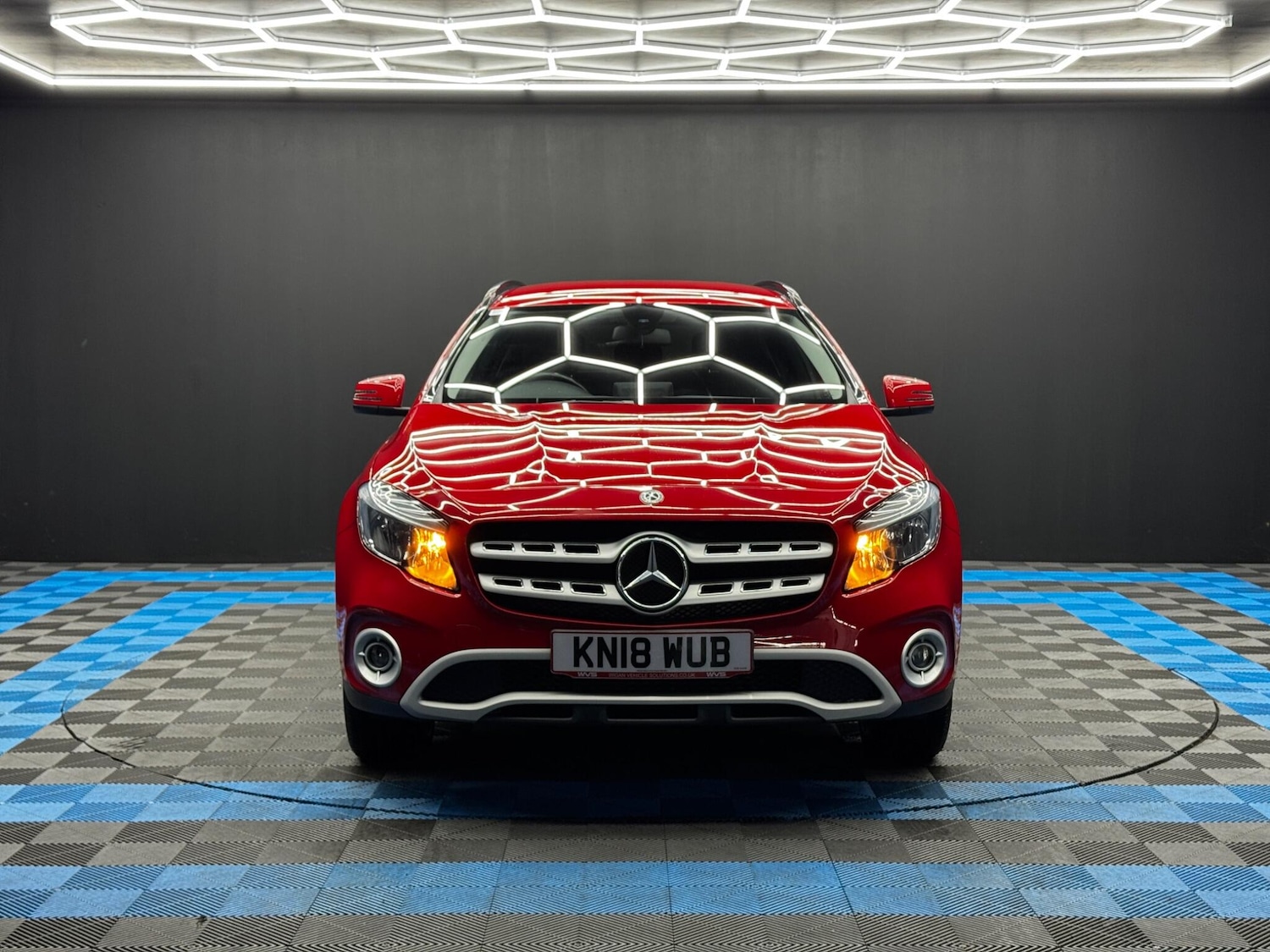 Used Mercedes-Benz GLA 2018 for sale - 76965257: Photo 2