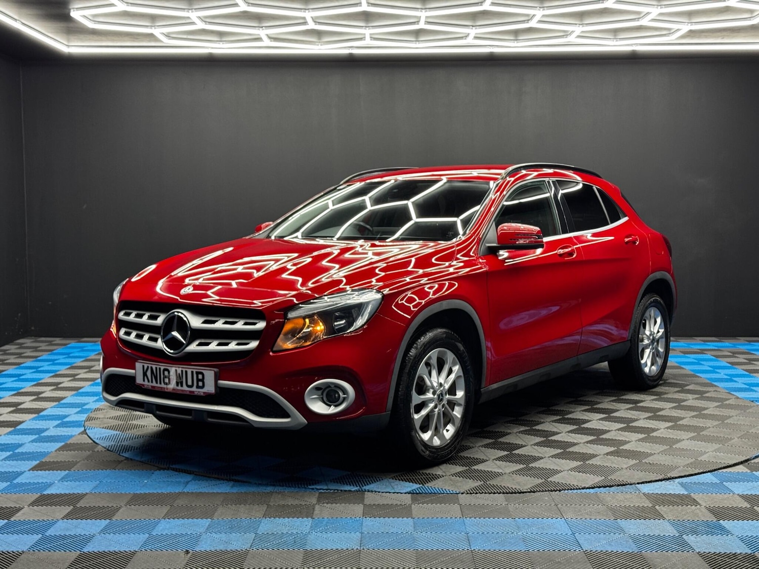 Used Mercedes-Benz GLA 2018 for sale - 76965257: Photo 3