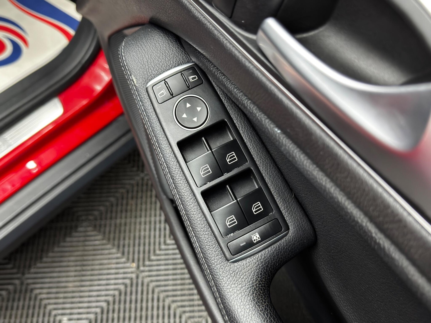 Used Mercedes-Benz GLA 2018 for sale - 76965257: Photo 39