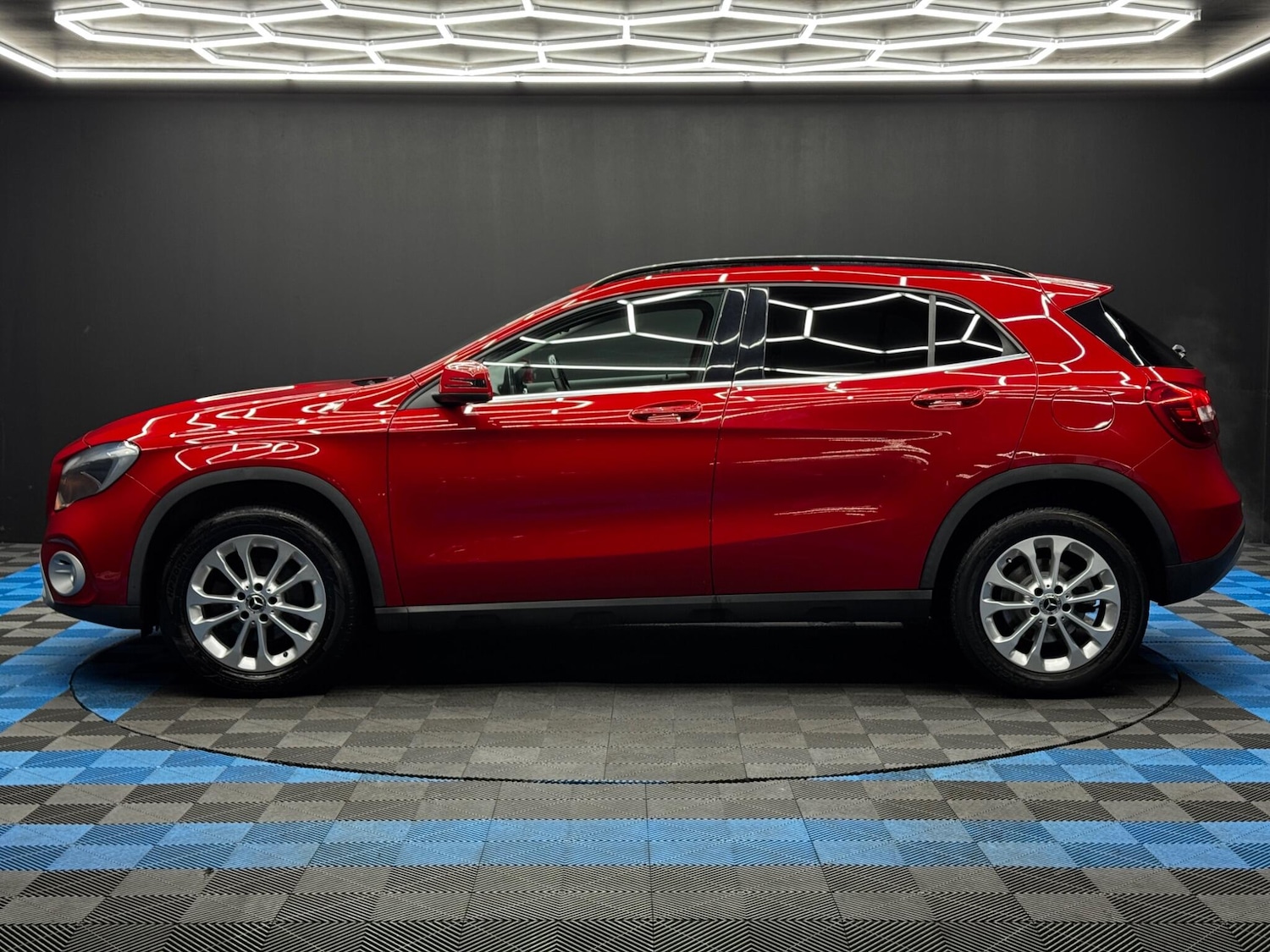 Used Mercedes-Benz GLA 2018 for sale - 76965257: Photo 8