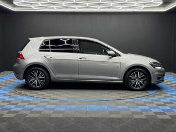 Used Volkswagen Golf 2018 for sale - 74789048: Photo