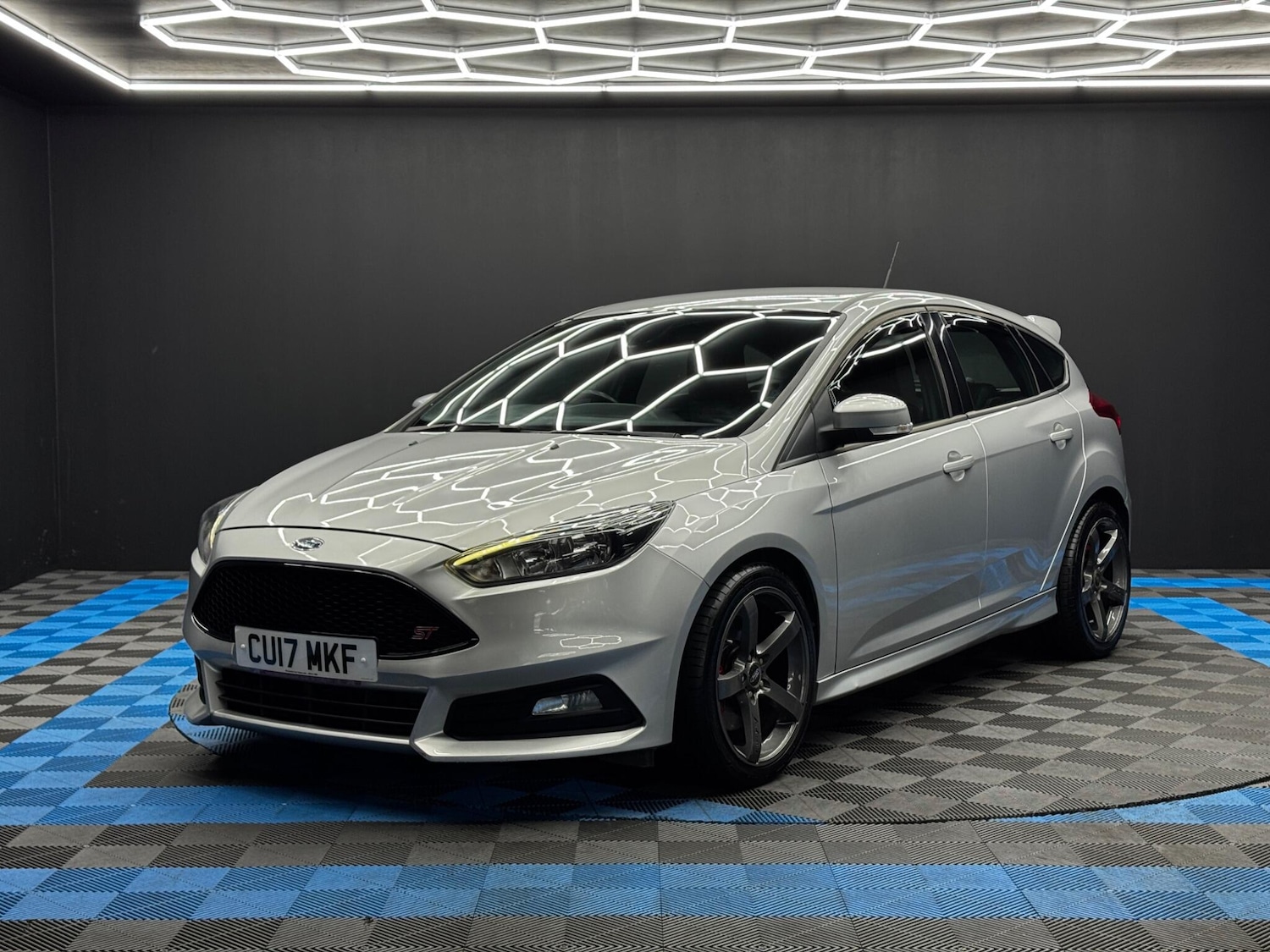 Used Ford Focus 2017 for sale - 76561479: Photo 3