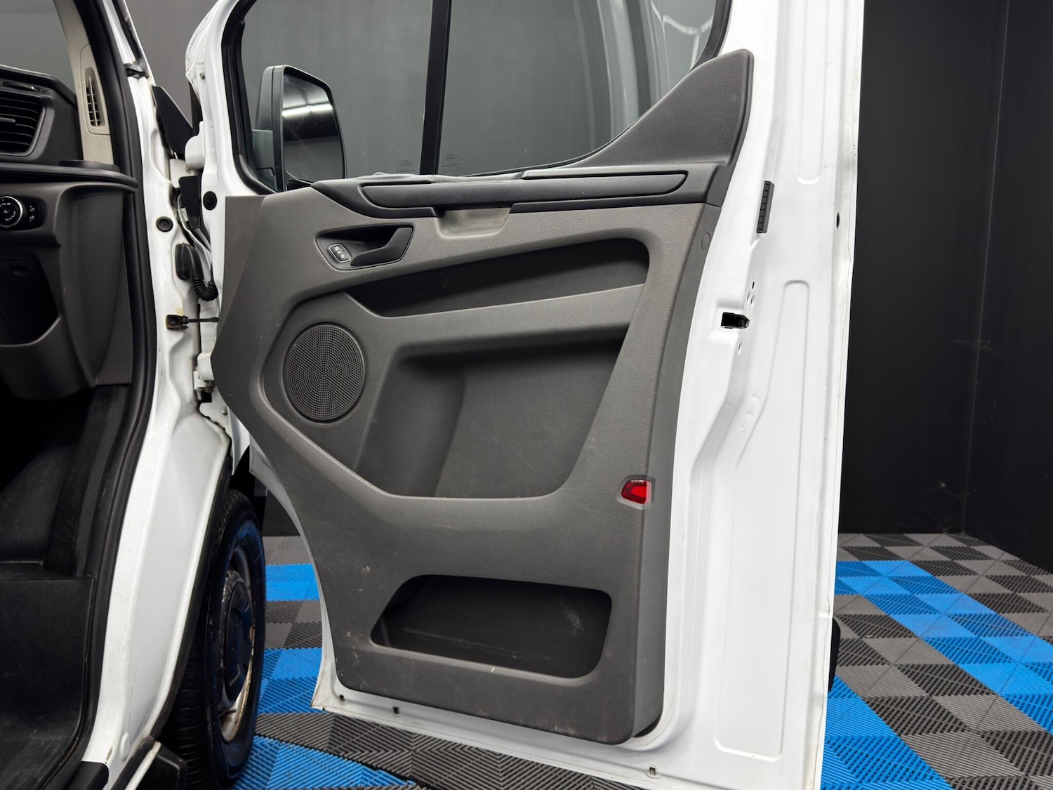 Used Ford Transit Custom 2018 for sale - 76936615: Photo 30