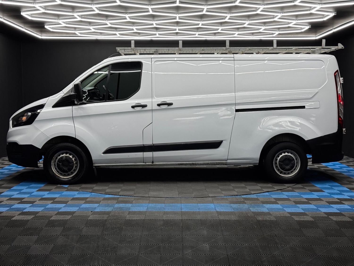 Used Ford Transit Custom 2018 for sale - 76936615: Photo 8
