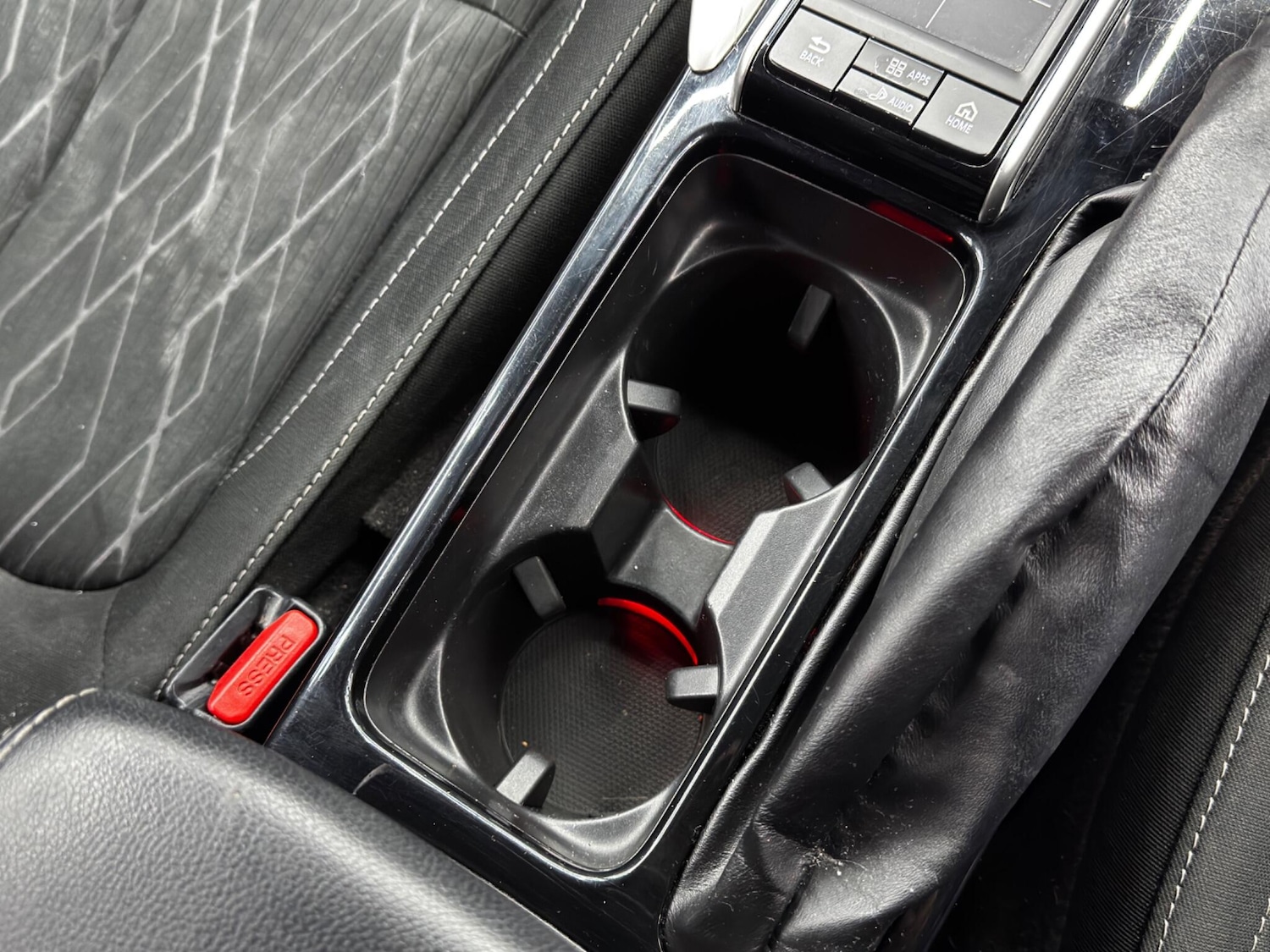 Used Mitsubishi Eclipse Cross 2019 for sale - 76849732: Photo 24