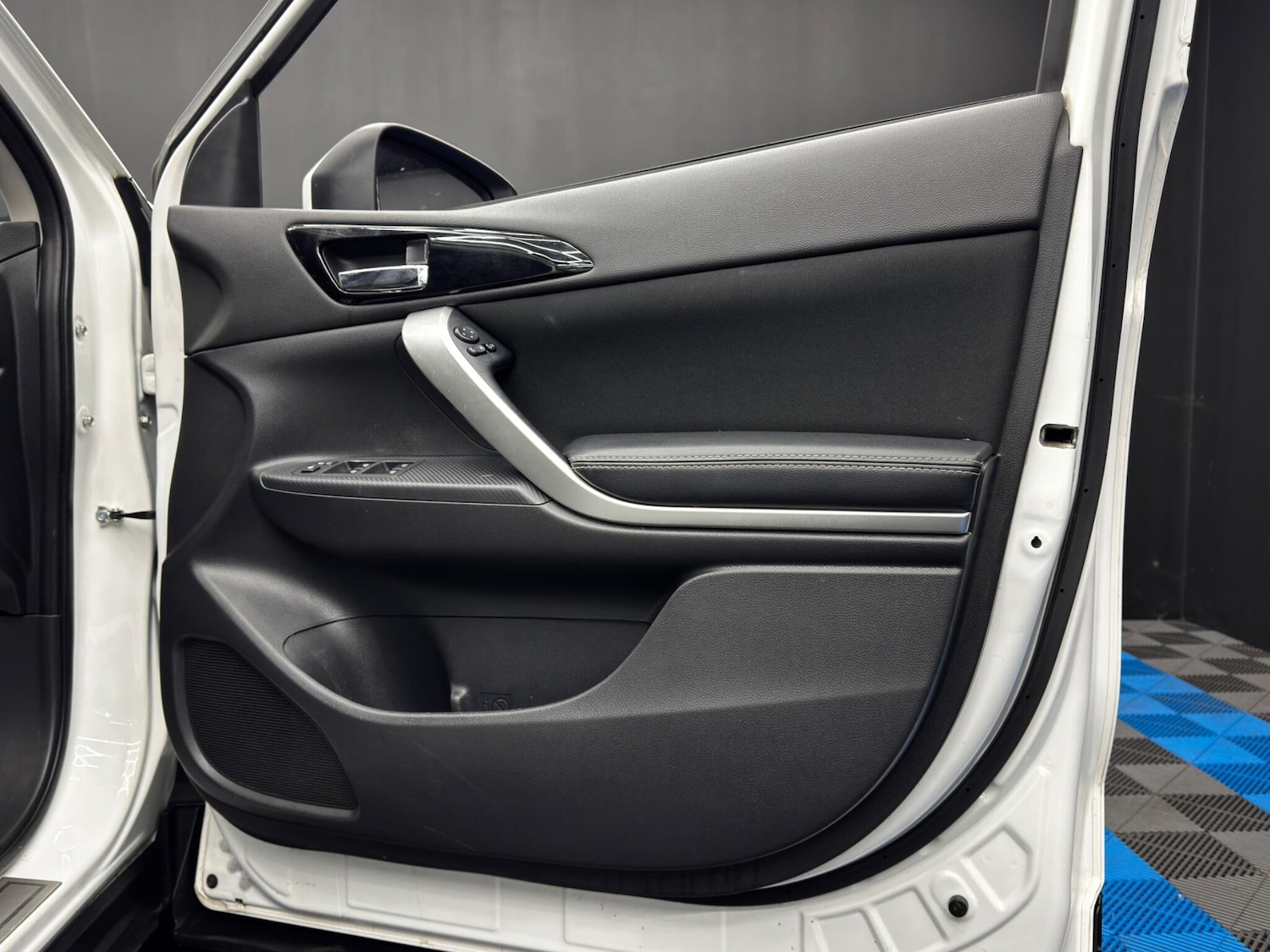 Used Mitsubishi Eclipse Cross 2019 for sale - 76849732: Photo 42