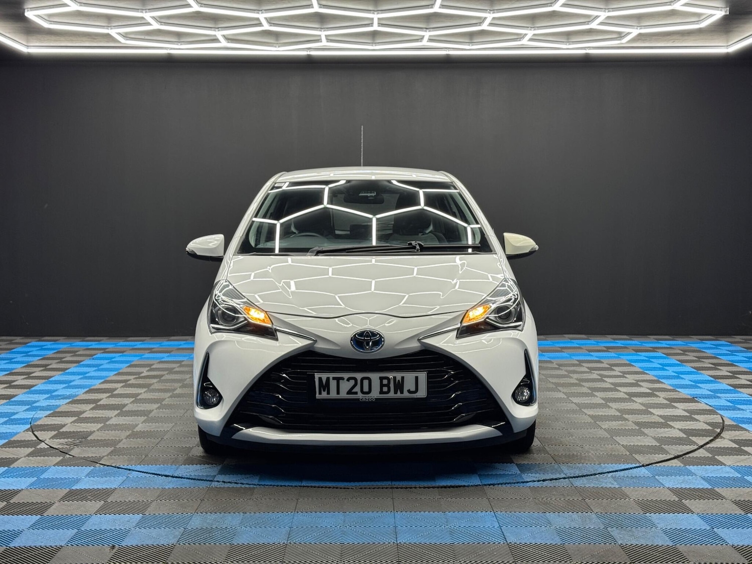 Used Toyota Yaris 2020 for sale - 77156169: Photo 2