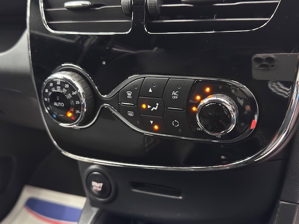 Used Renault Clio 2014 for sale - 76239210: Photo 26