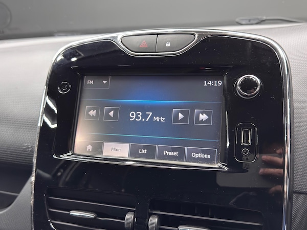 Used Renault Clio 2014 for sale - 76239210: Photo 31
