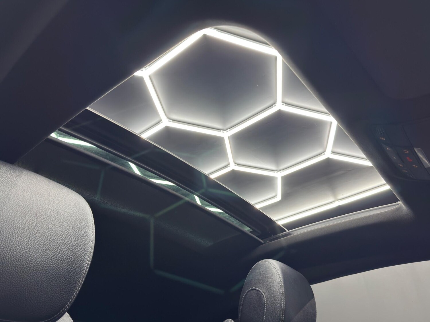 Used Mercedes-Benz C Class 2017 for sale - 77524818: Photo 35