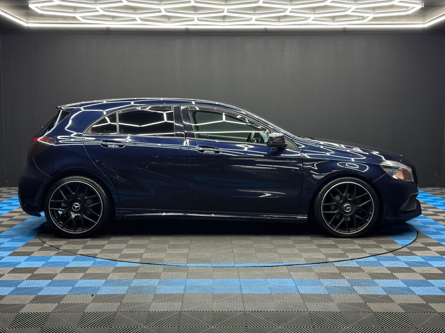 Used Mercedes-Benz A-Class 2018 for sale - 77396096: Photo 4