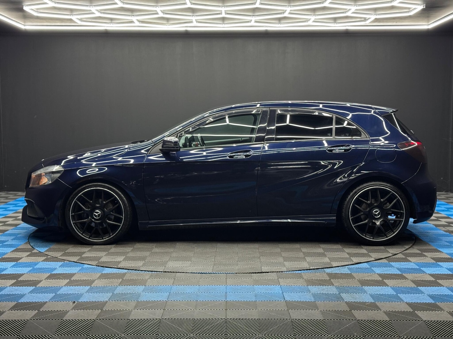 Used Mercedes-Benz A-Class 2018 for sale - 77396096: Photo 8