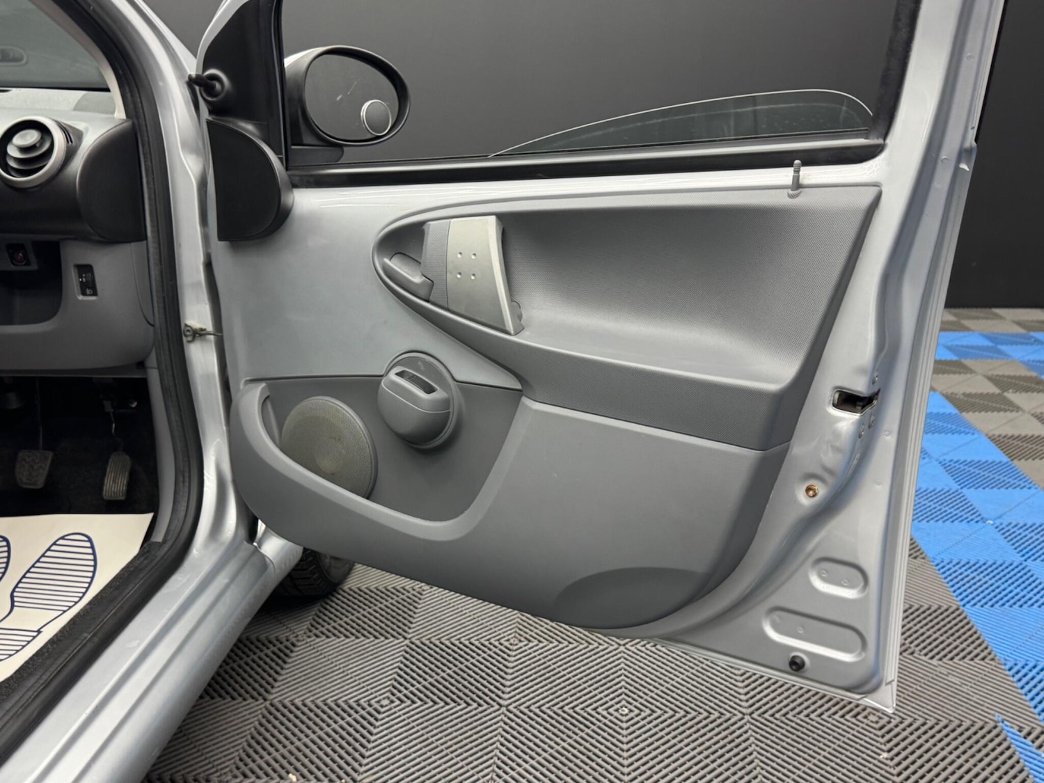 Vehicle 28