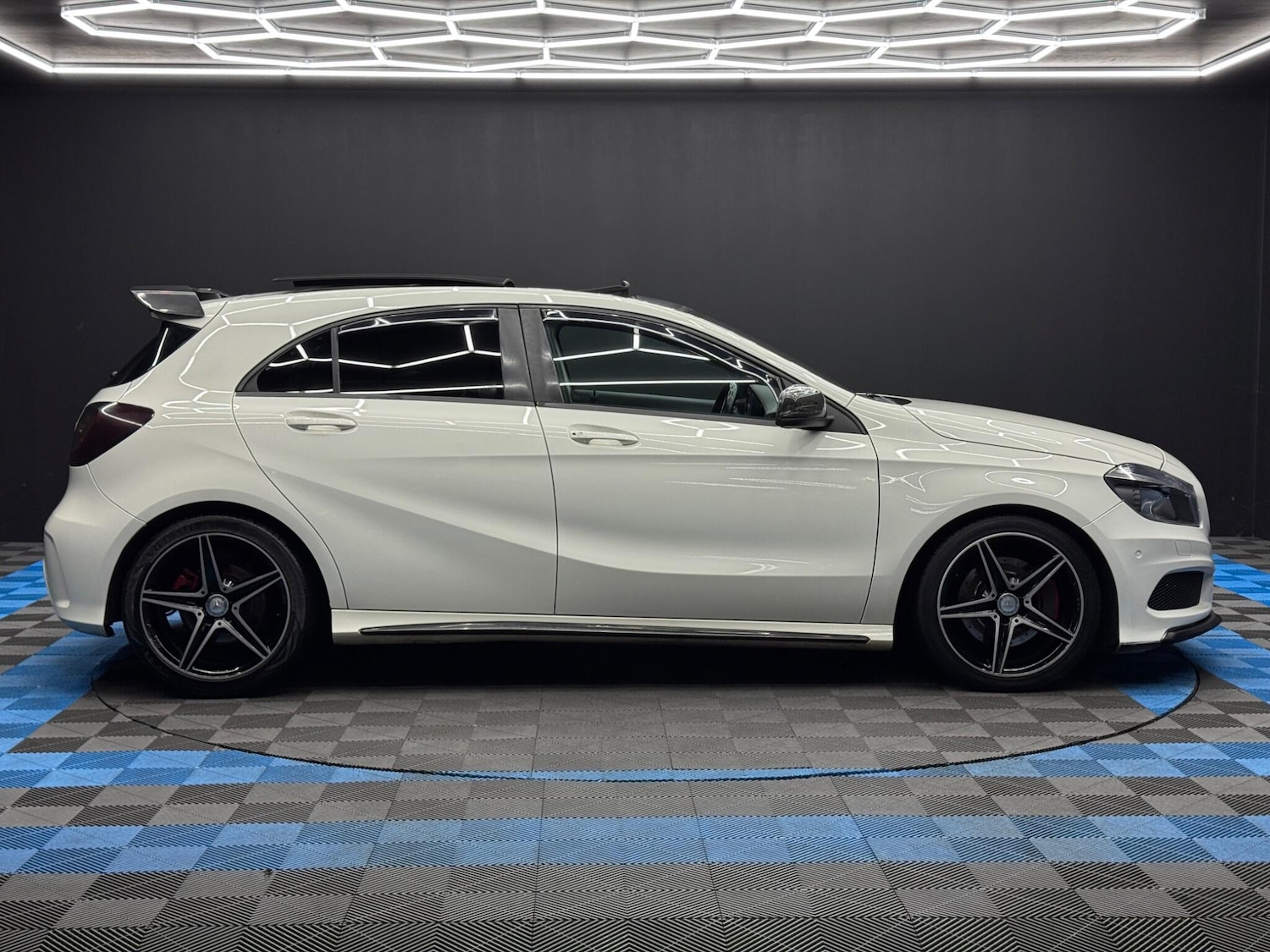 Used Mercedes-Benz A-Class 2013 for sale - 77559043: Photo 4