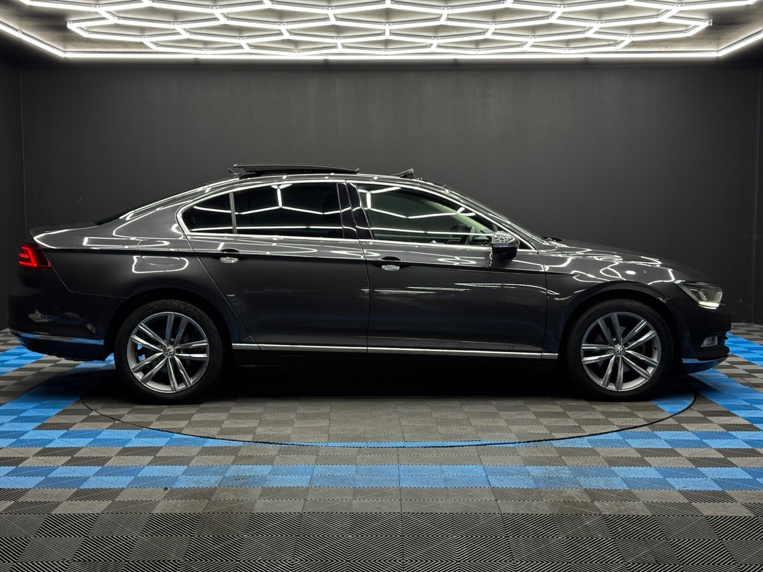 Used Volkswagen Passat 2019 for sale - 76850043: Photo 4