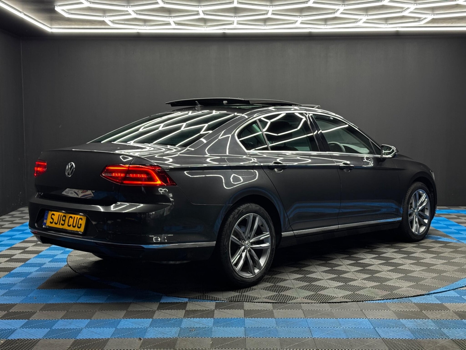 Used Volkswagen Passat 2019 for sale - 76850043: Photo 5