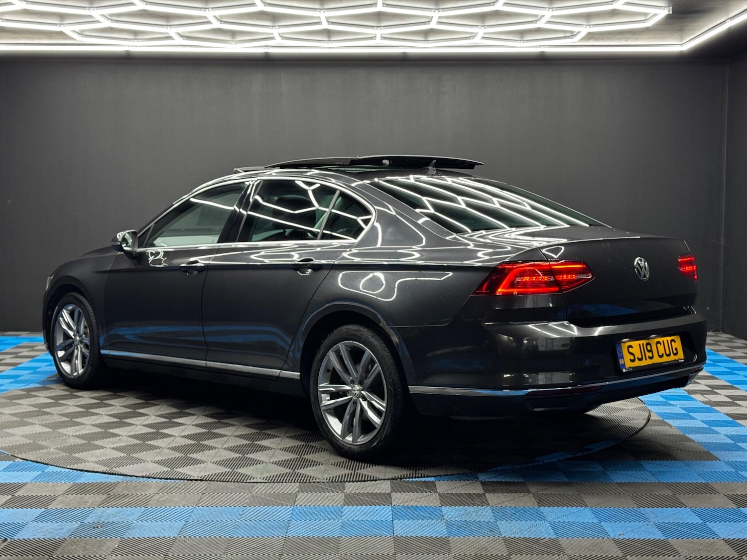 Used Volkswagen Passat 2019 for sale - 76850043: Photo 7