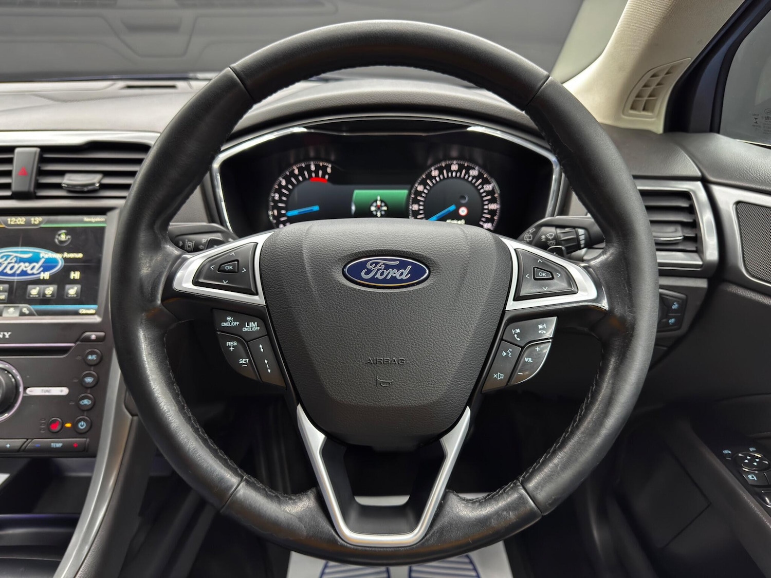 Used Ford Mondeo 2015 for sale - 76408930: Photo 19