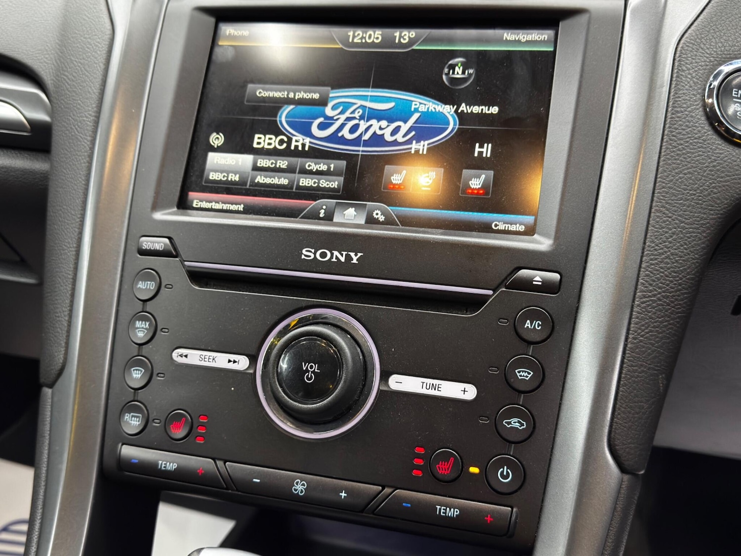 Used Ford Mondeo 2015 for sale - 76408930: Photo 26