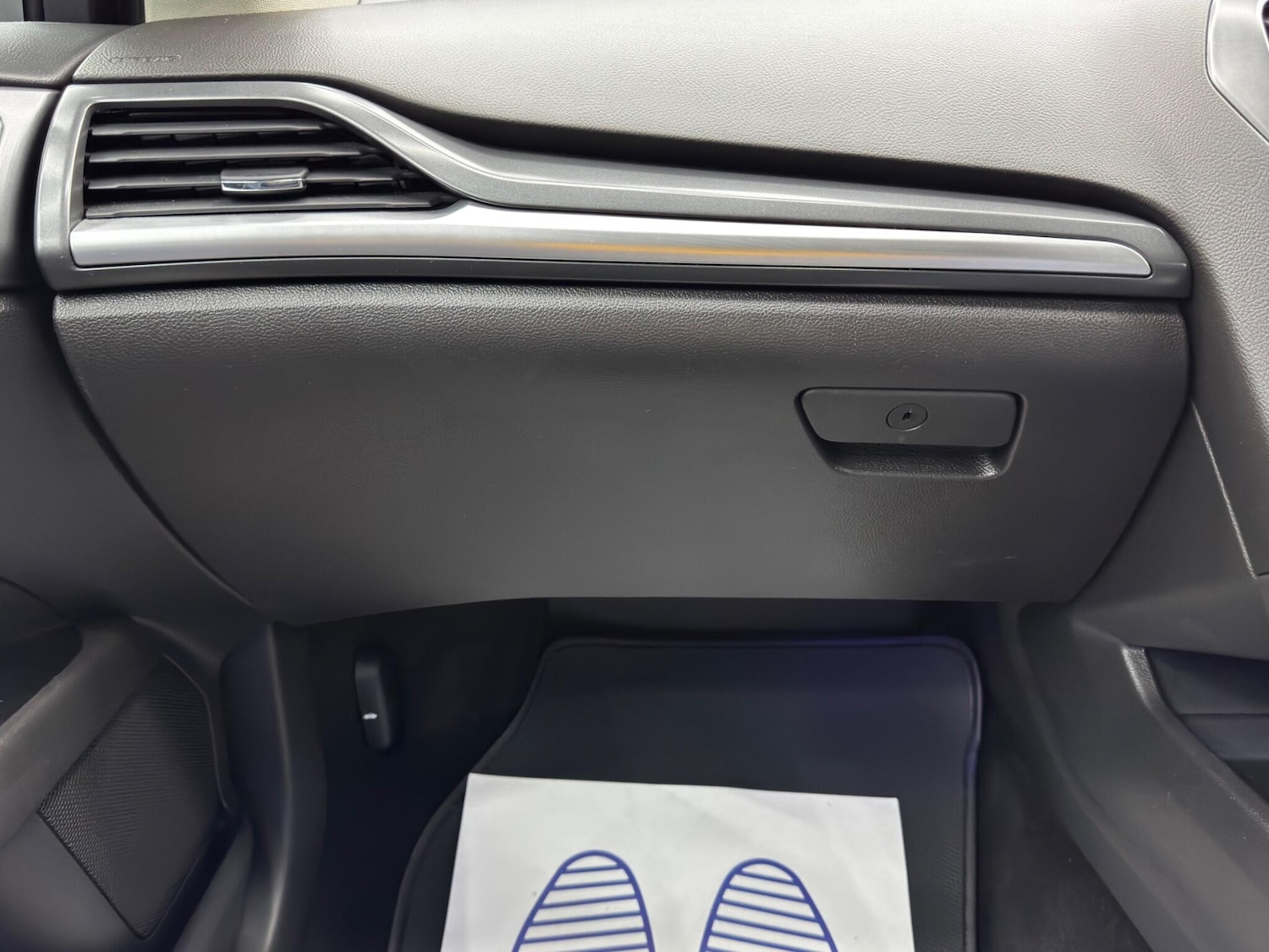 Used Ford Mondeo 2015 for sale - 76408930: Photo 34