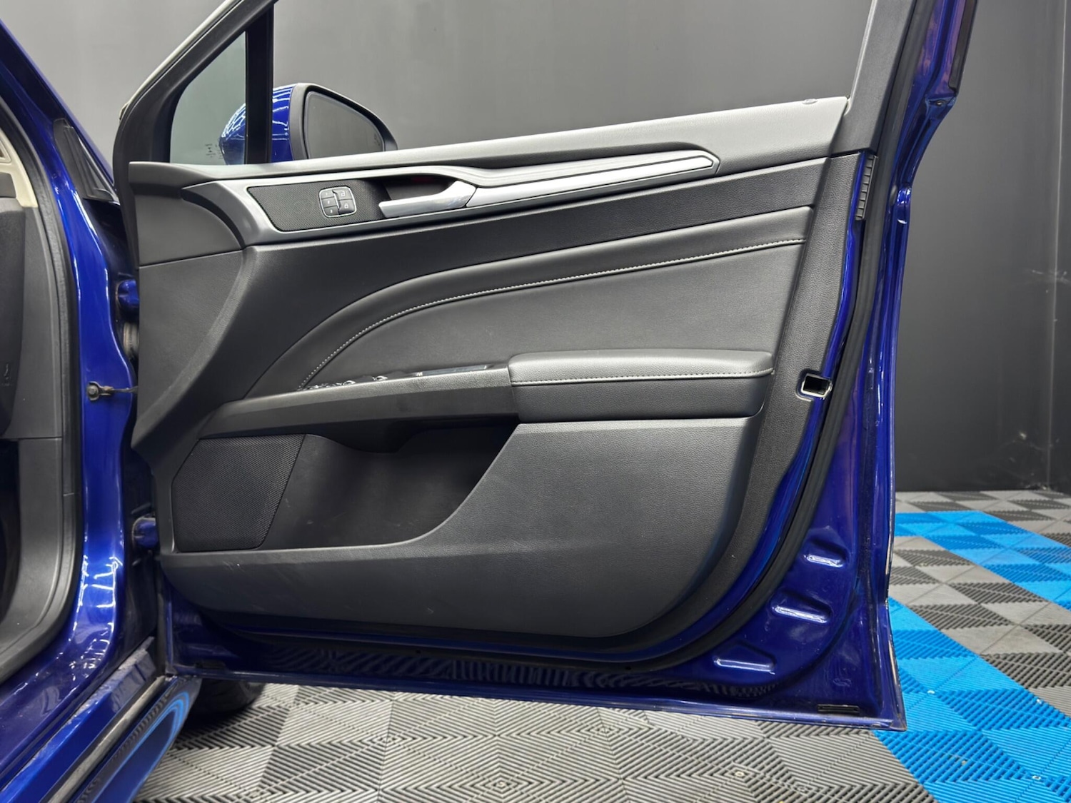 Used Ford Mondeo 2015 for sale - 76408930: Photo 37