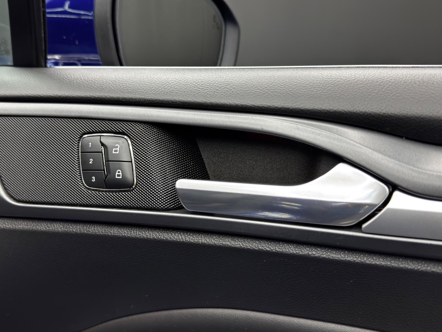 Used Ford Mondeo 2015 for sale - 76408930: Photo 38