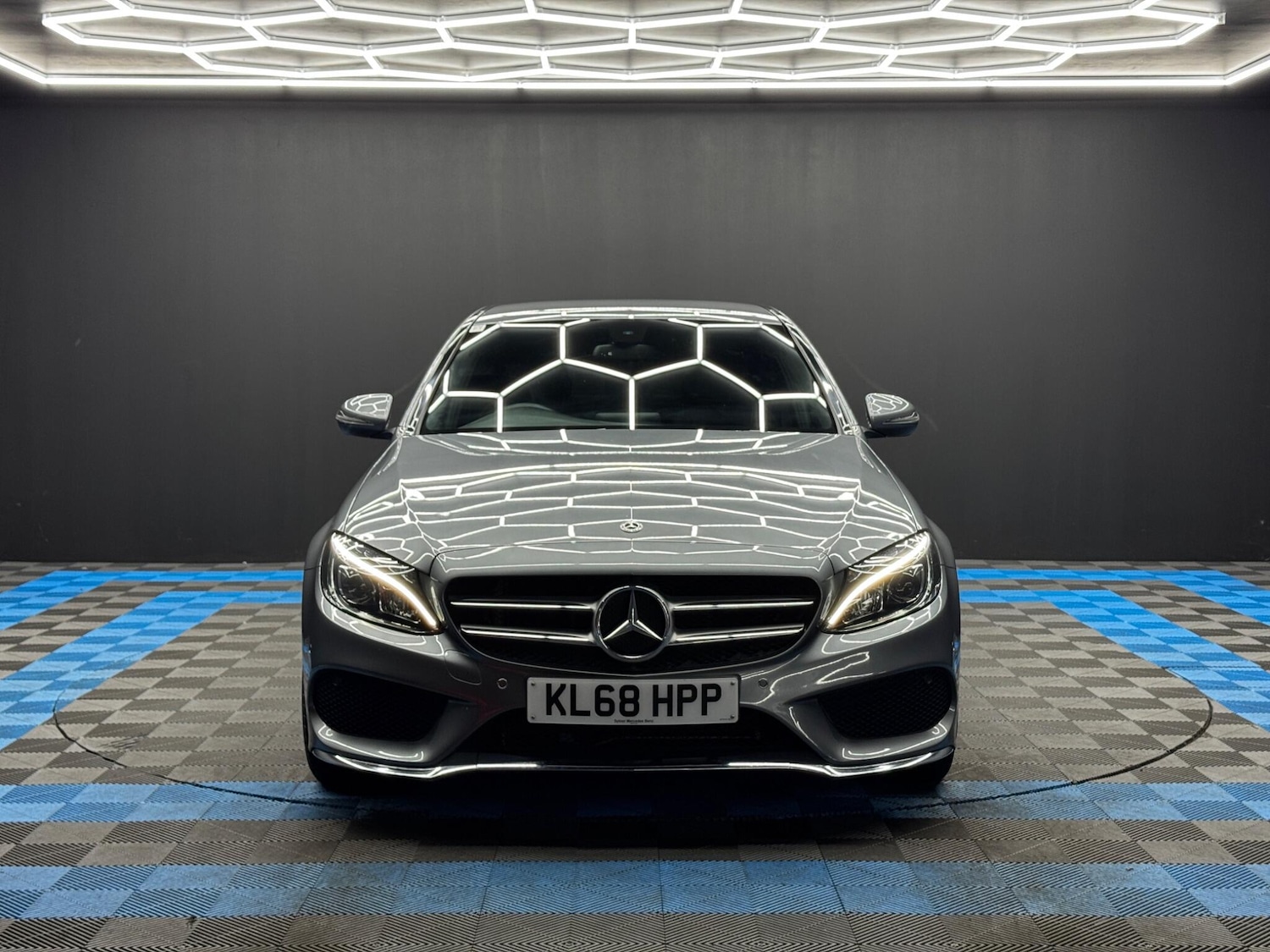 Used Mercedes-Benz C Class 2019 for sale - 77695549: Photo 2