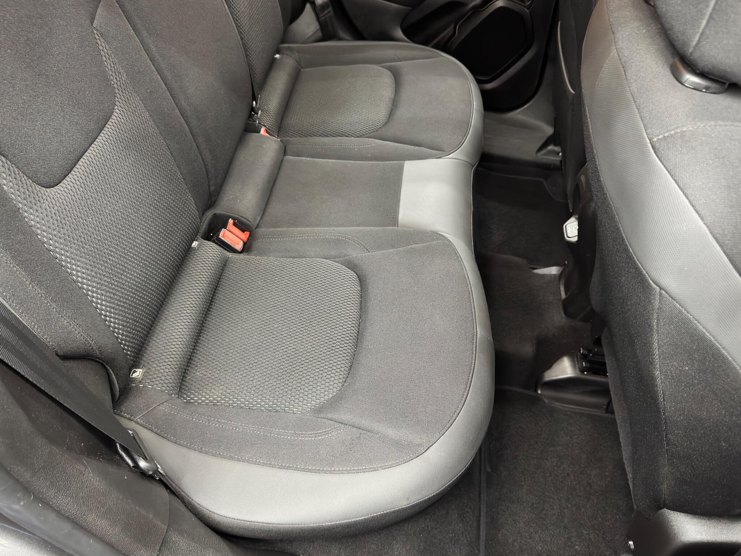 Used Jeep Renegade 2020 for sale - 76987921: Photo 25