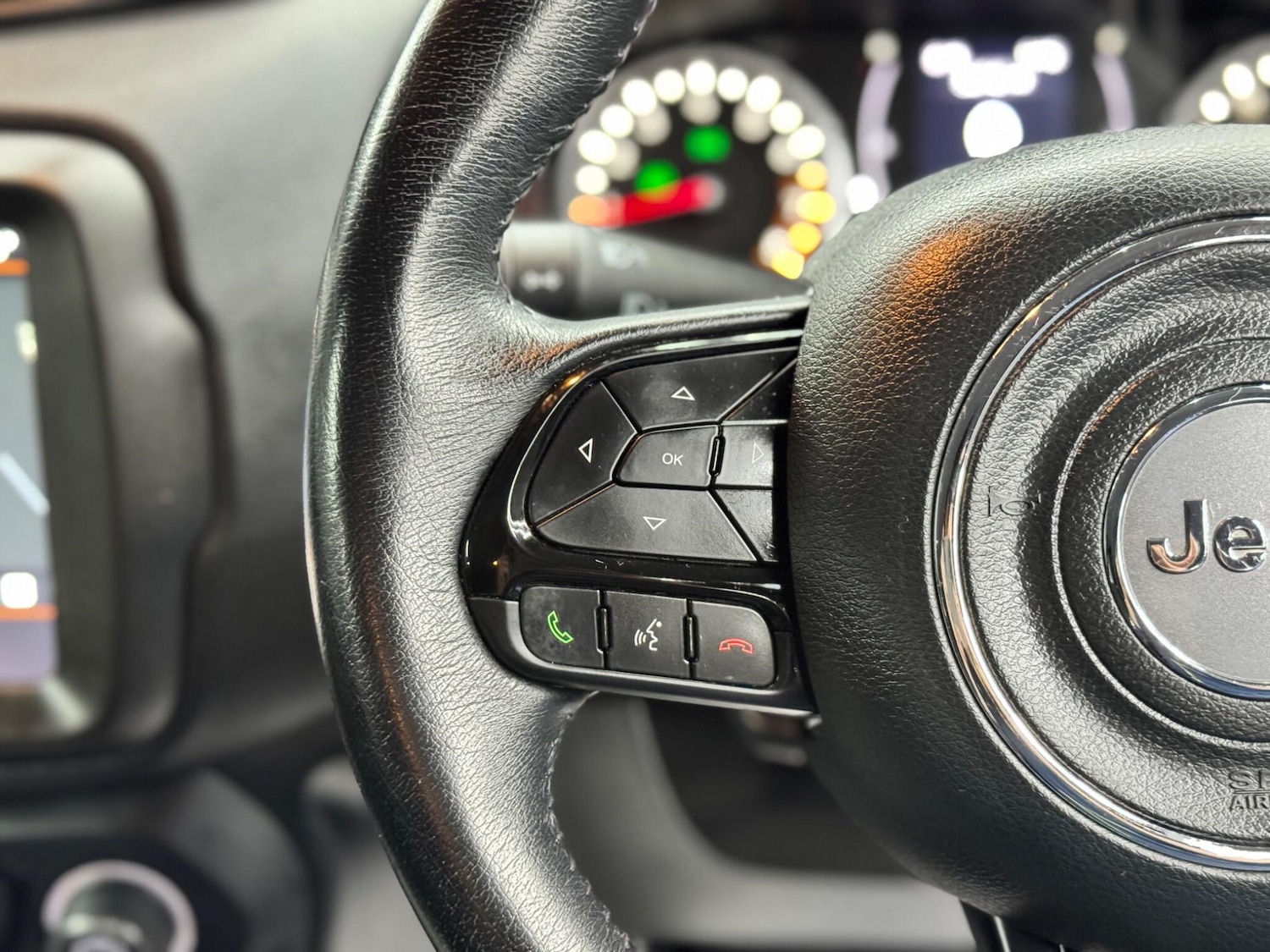 Used Jeep Renegade 2020 for sale - 76987921: Photo 30