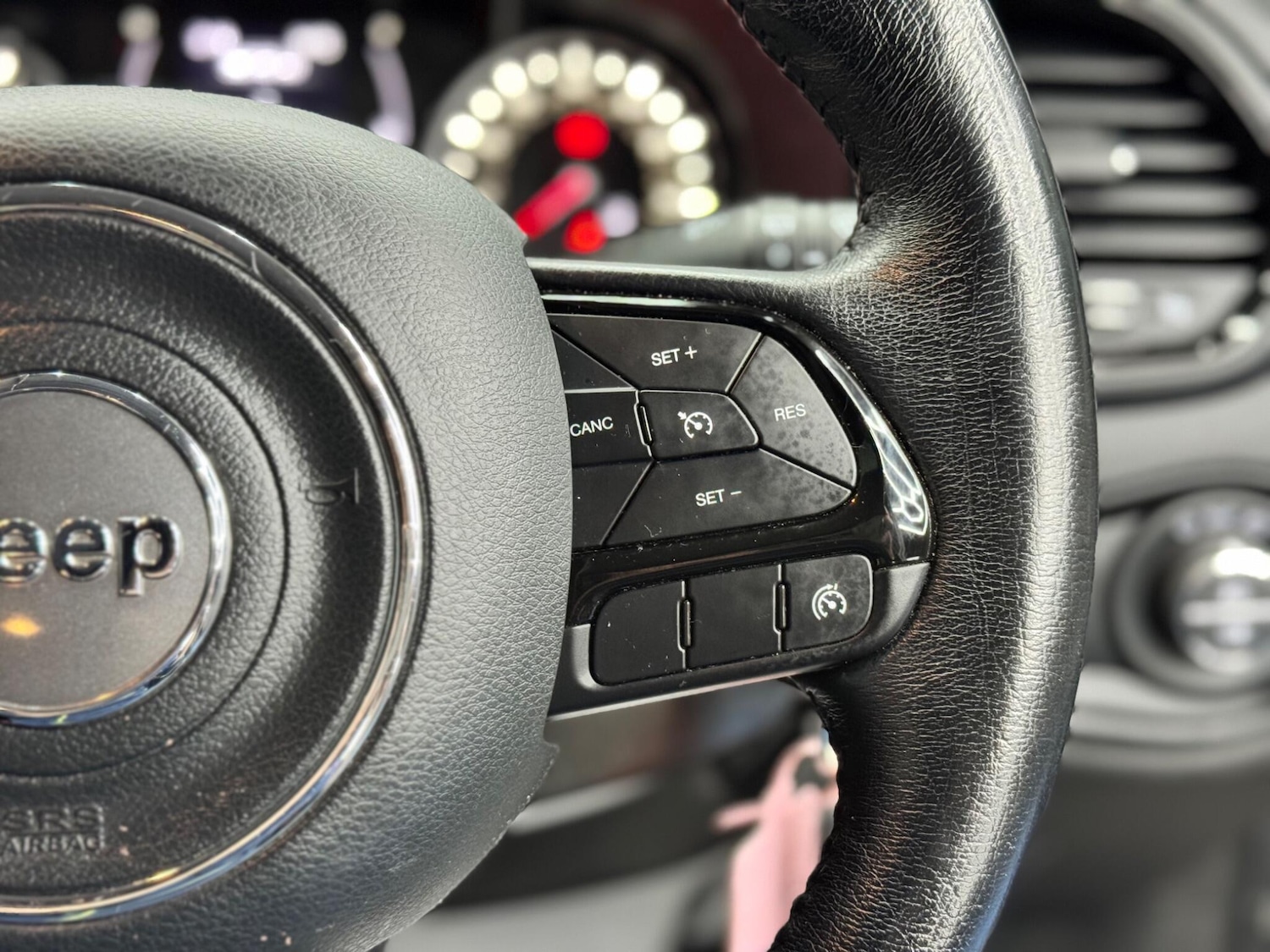 Used Jeep Renegade 2020 for sale - 76987921: Photo 31