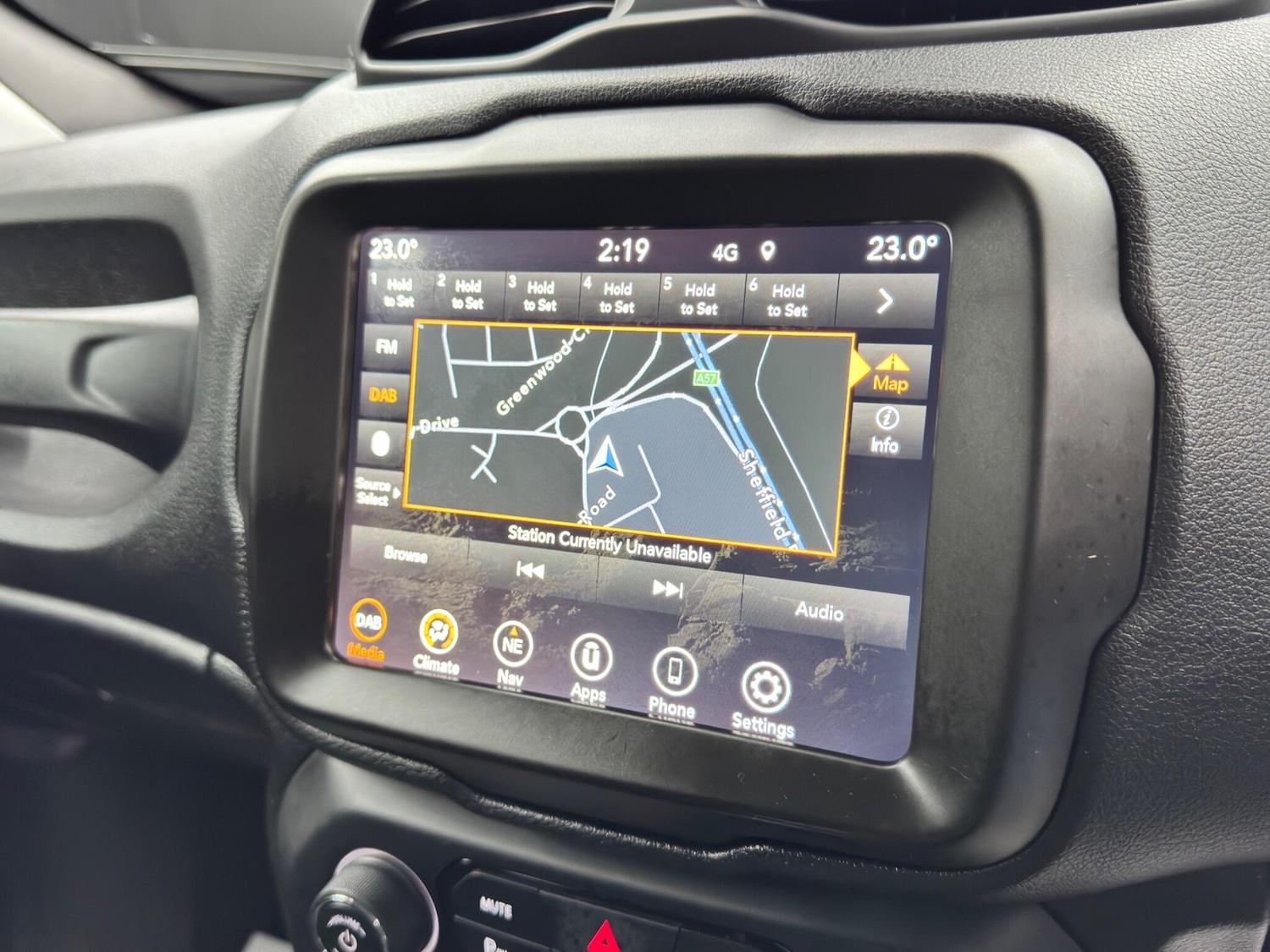 Used Jeep Renegade 2020 for sale - 76987921: Photo 41