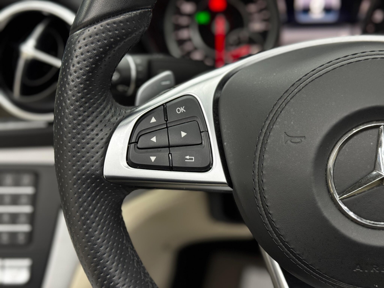 Used Mercedes-Benz SL 2018 for sale - 76701572: Photo 18